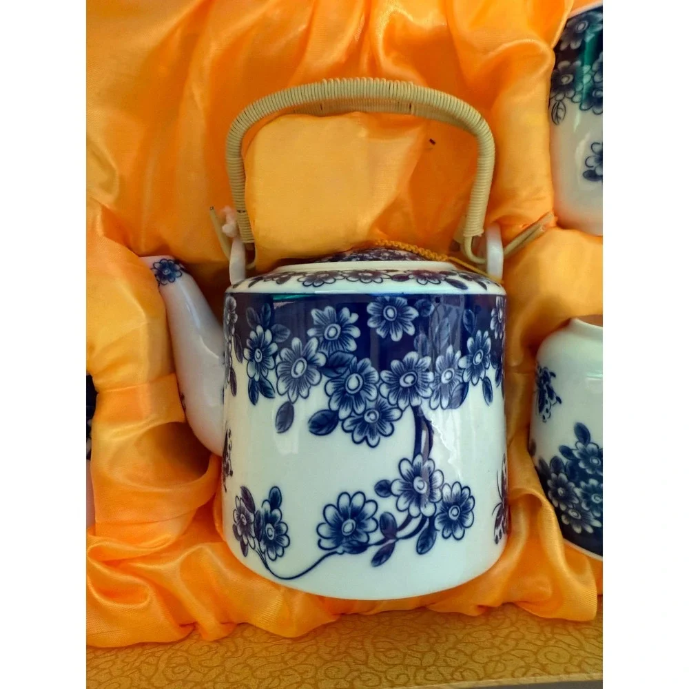 Blue White Porcelain Tea Set 7pc Floral Butterfly Teapot 6 Cups Gift Boxed Asian